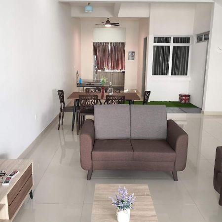 Sparkling Clean Homestay @ Kota Kemuning - Rimbayu Teluk Panglima Garang Eksteriør bilde