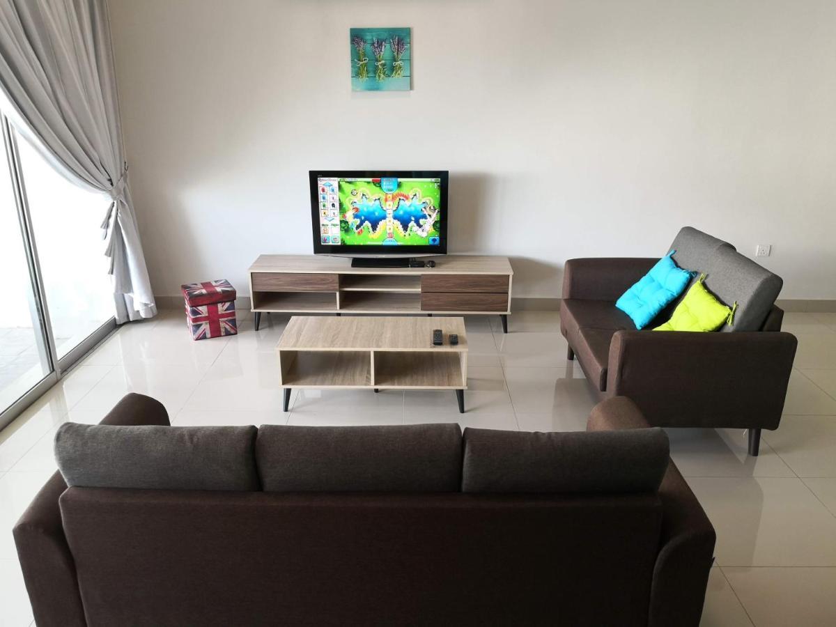 Sparkling Clean Homestay @ Kota Kemuning - Rimbayu Teluk Panglima Garang Eksteriør bilde