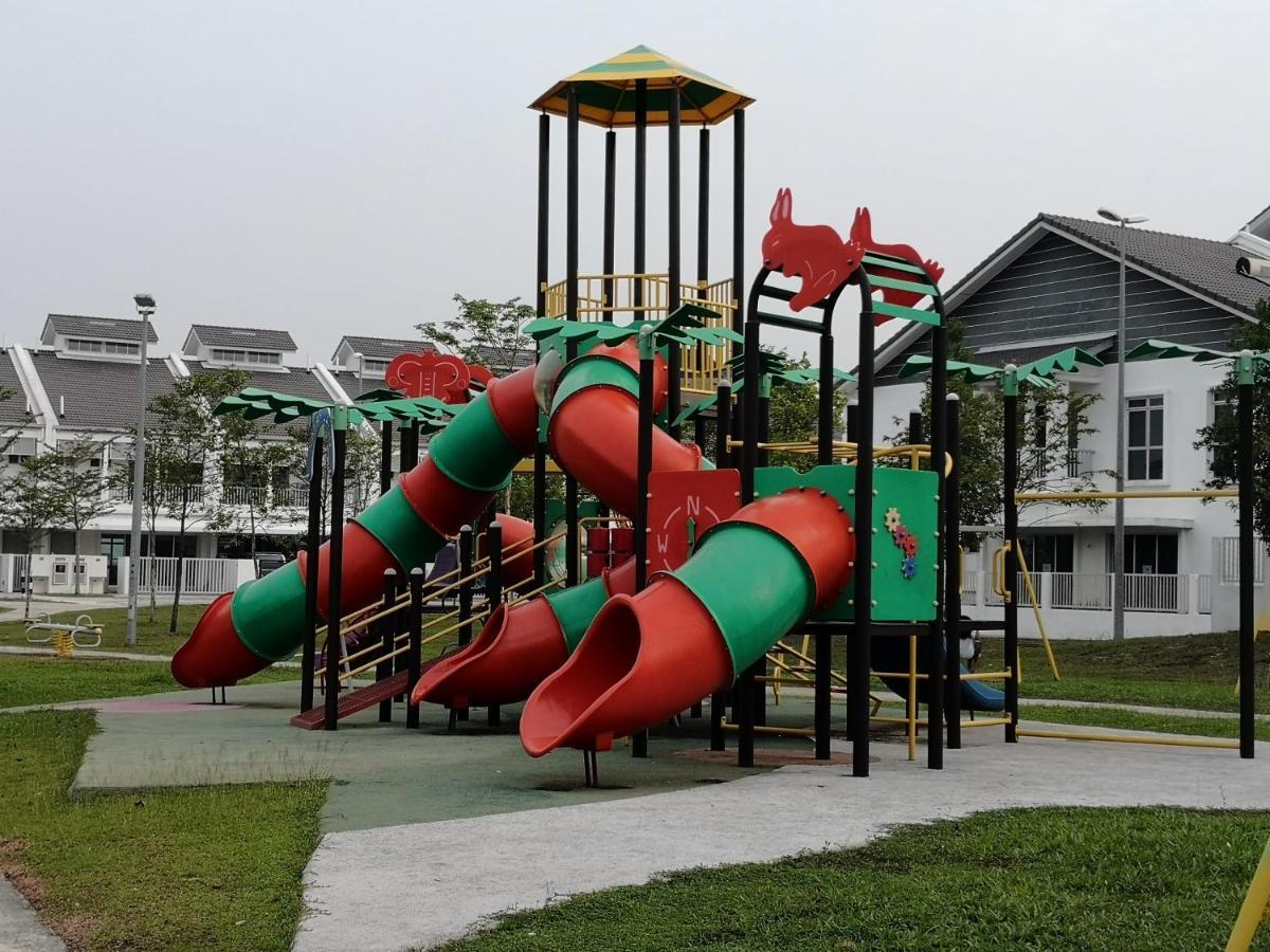 Sparkling Clean Homestay @ Kota Kemuning - Rimbayu Teluk Panglima Garang Eksteriør bilde