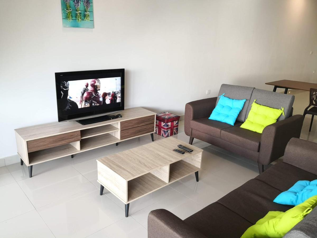 Sparkling Clean Homestay @ Kota Kemuning - Rimbayu Teluk Panglima Garang Eksteriør bilde