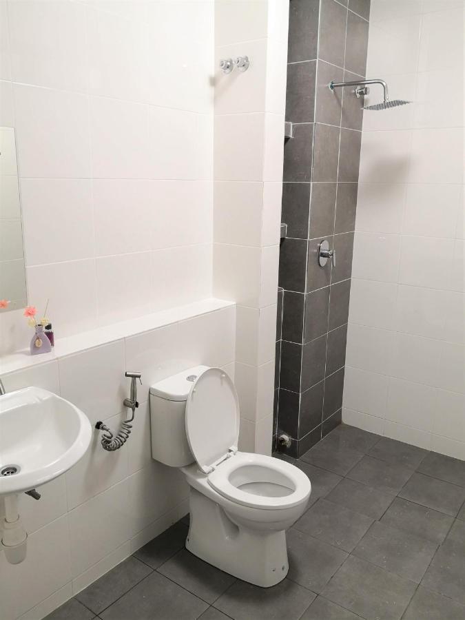 Sparkling Clean Homestay @ Kota Kemuning - Rimbayu Teluk Panglima Garang Eksteriør bilde